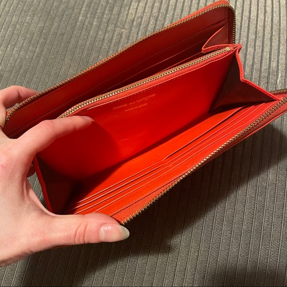 Comme des Garçons Classic Leather Zip Wallet - Picture 5 of 13